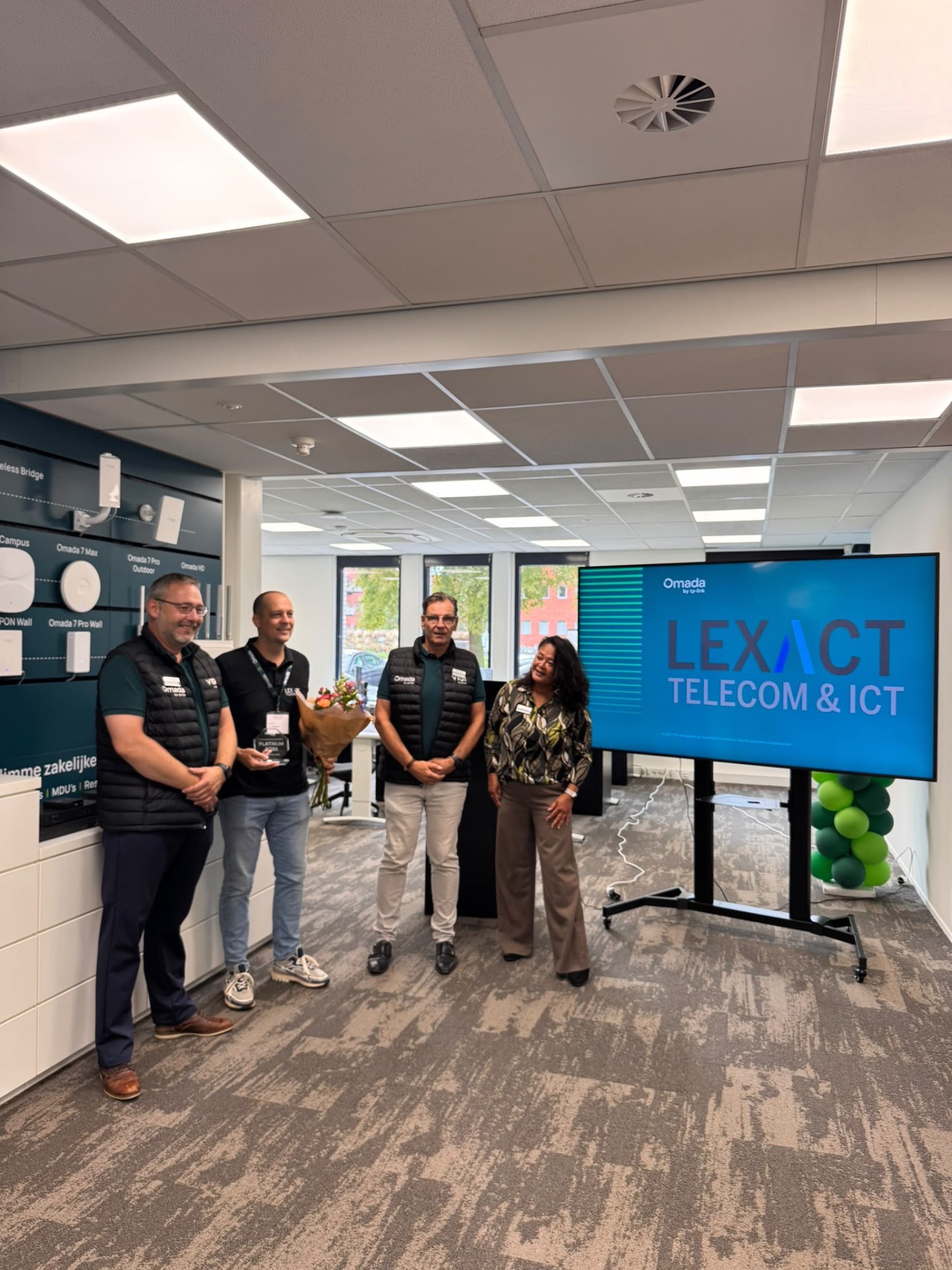 Uitreiking van de Omada Platinum award bij Lexact